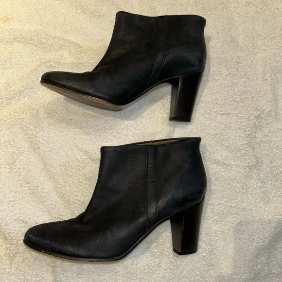 LLBean women black leather ankle boots /booties. Beautiful black leather. - Picture 1 of 9
